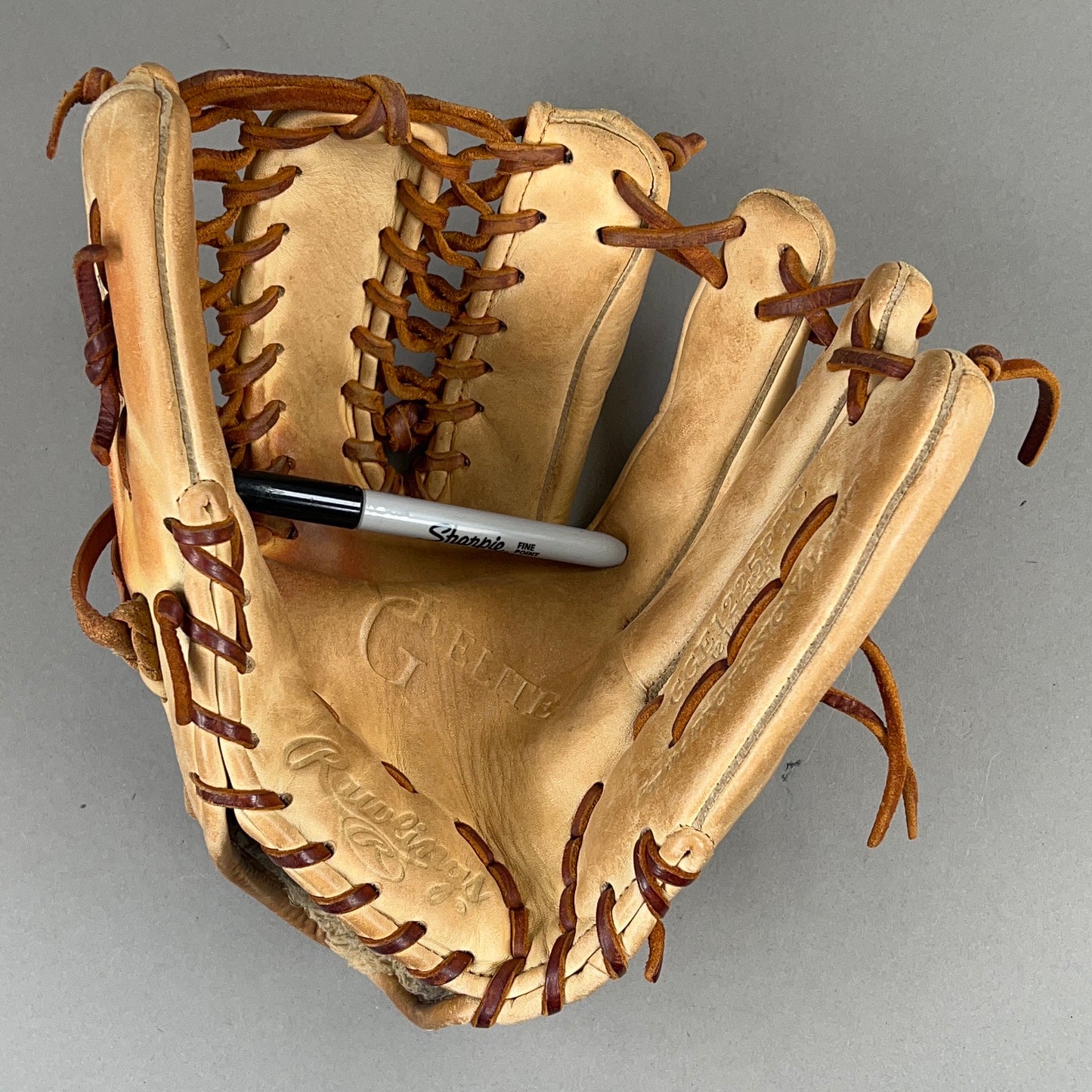 Rawlings Gold Glove Elite GGE1225PTC 12.5" Right Hand Thrower Baseball Glove