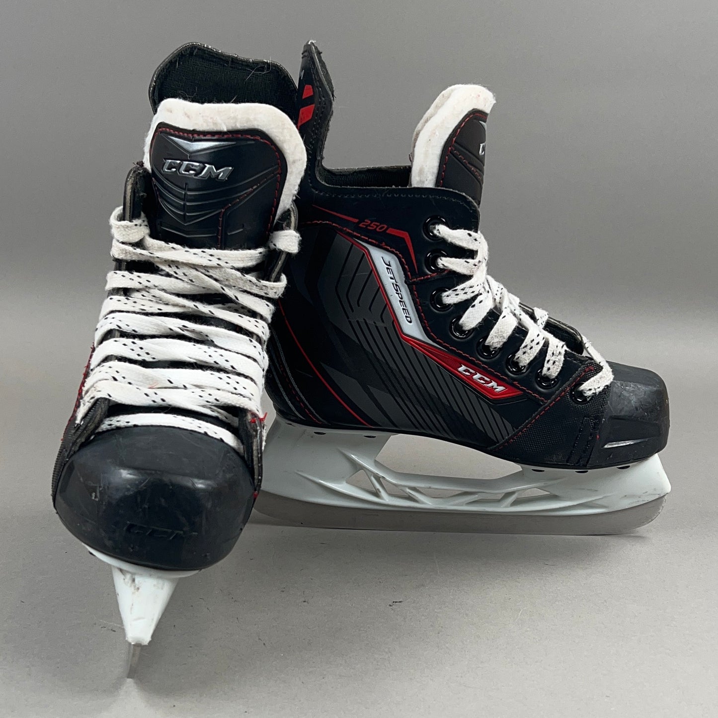 CCM Jetspeed 250 Size 13Y Youth Hockey Skates