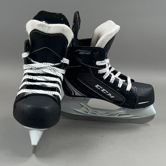 CCM Tacks 9040 Size 12Y Youth Hockey Skates