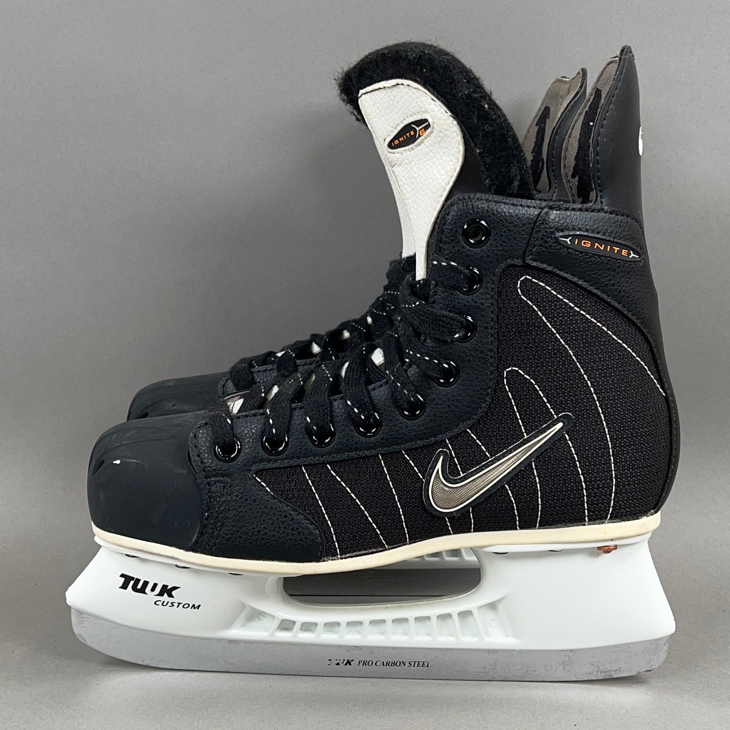 Nike Ignite Size 6.5 Vintage Intermediate Hockey Skates