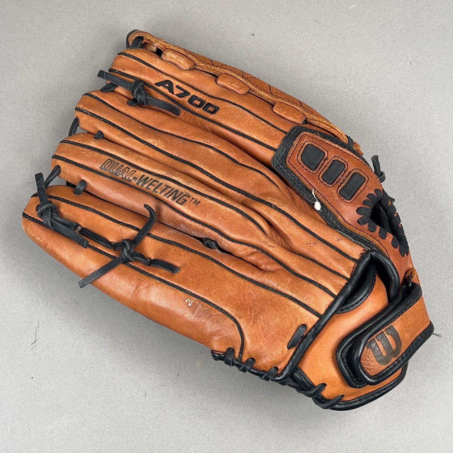 Wilson A700 ECCO 14"" Right Hand Thrower Softball Glove