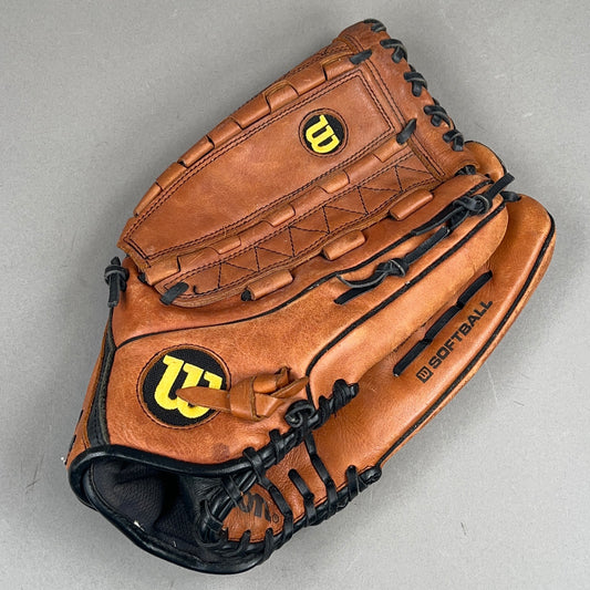 Wilson A700 14"" Right Hand Thrower Softball Glove