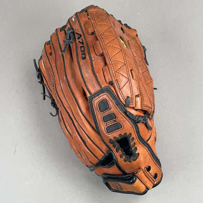 Wilson A700 14"" Right Hand Thrower Softball Glove