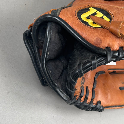 Wilson A700 14"" Right Hand Thrower Softball Glove