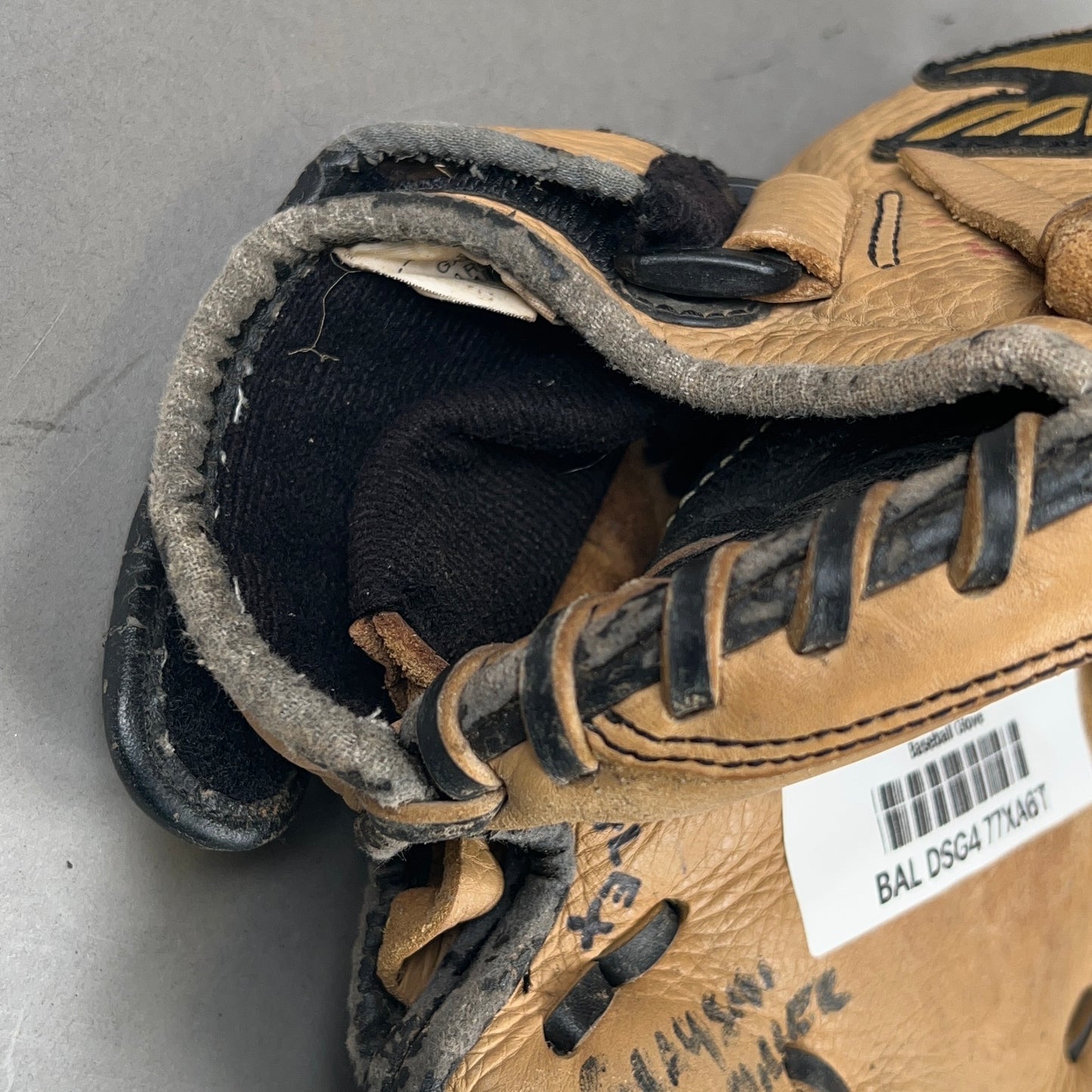 Mizuno GXS100 32.5"" Right Hand Thrower Catchers Mitt