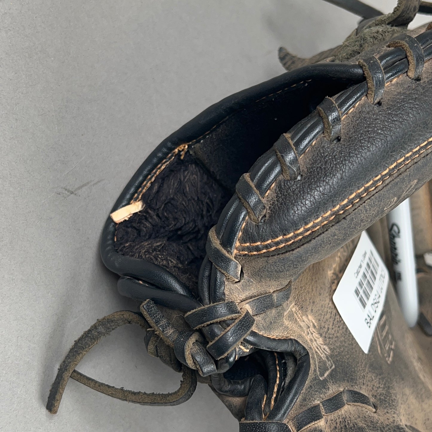 Rawlings RCM325B Renegade 32.5" Right Hand Thrower Catchers Mitt