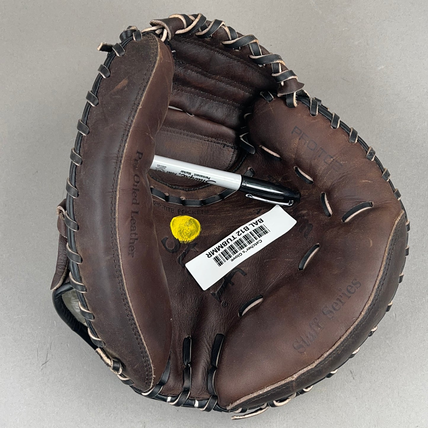 Wilson A1871 Staff Series 33"" Right Hand Thrower Catchers Mitt