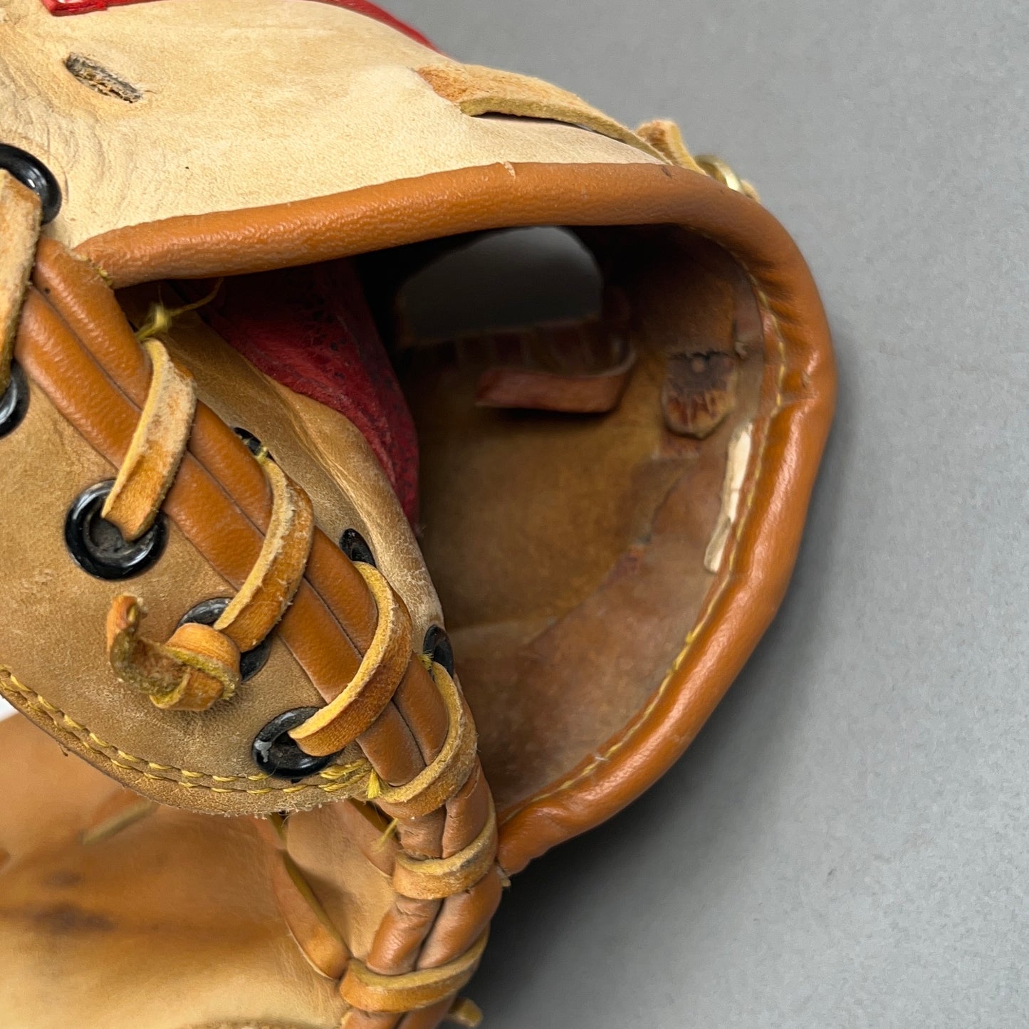 Rawlings RCM30 32" Left Hand Thrower Catchers Mitt