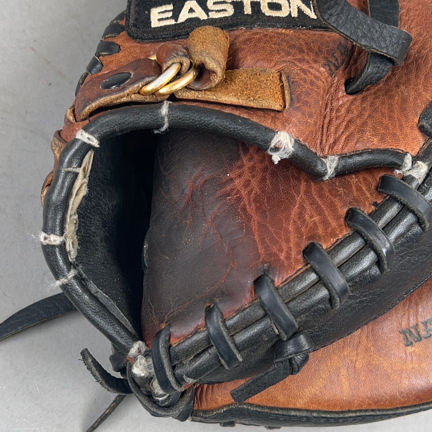 Easton NAT20 33"" Right Hand Thrower Catchers Mitt