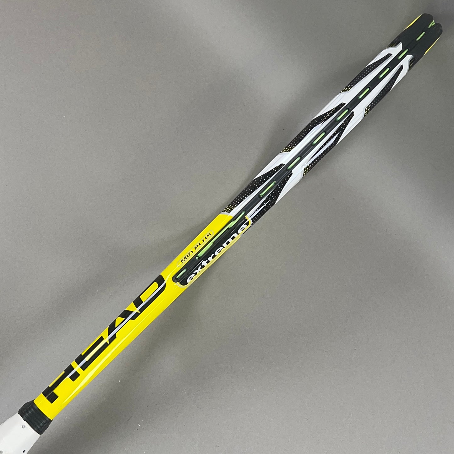 Head MicroGel Extreme Mid Plus Tennis Racket 4 3/8" Grip & 100in² Head Size
