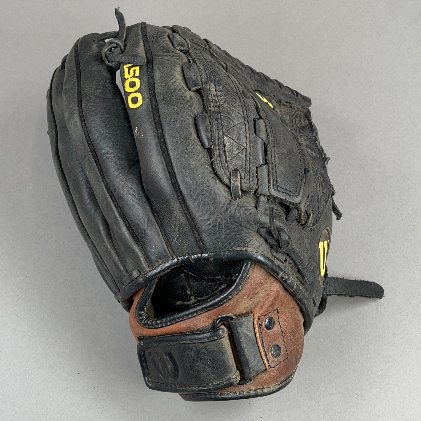 Wilson A500 12" Right Hand Thrower Baseball Glove