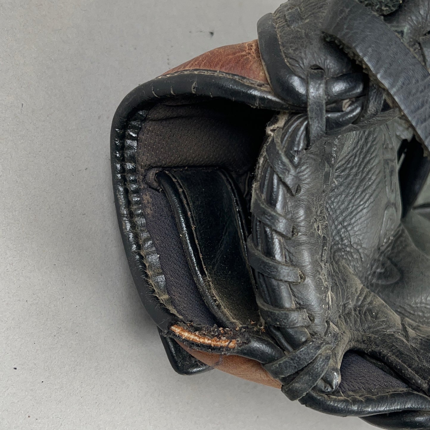 Wilson A500 12" Right Hand Thrower Baseball Glove