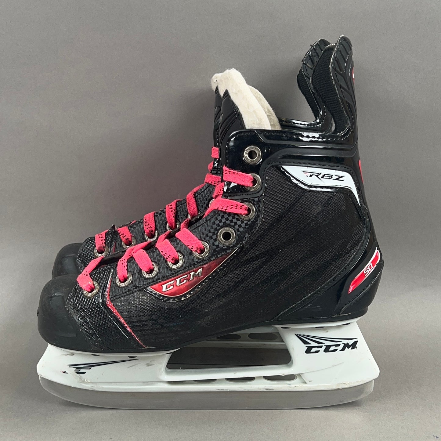 CCM RBZ 50 Size 3 Junior Hockey Skates