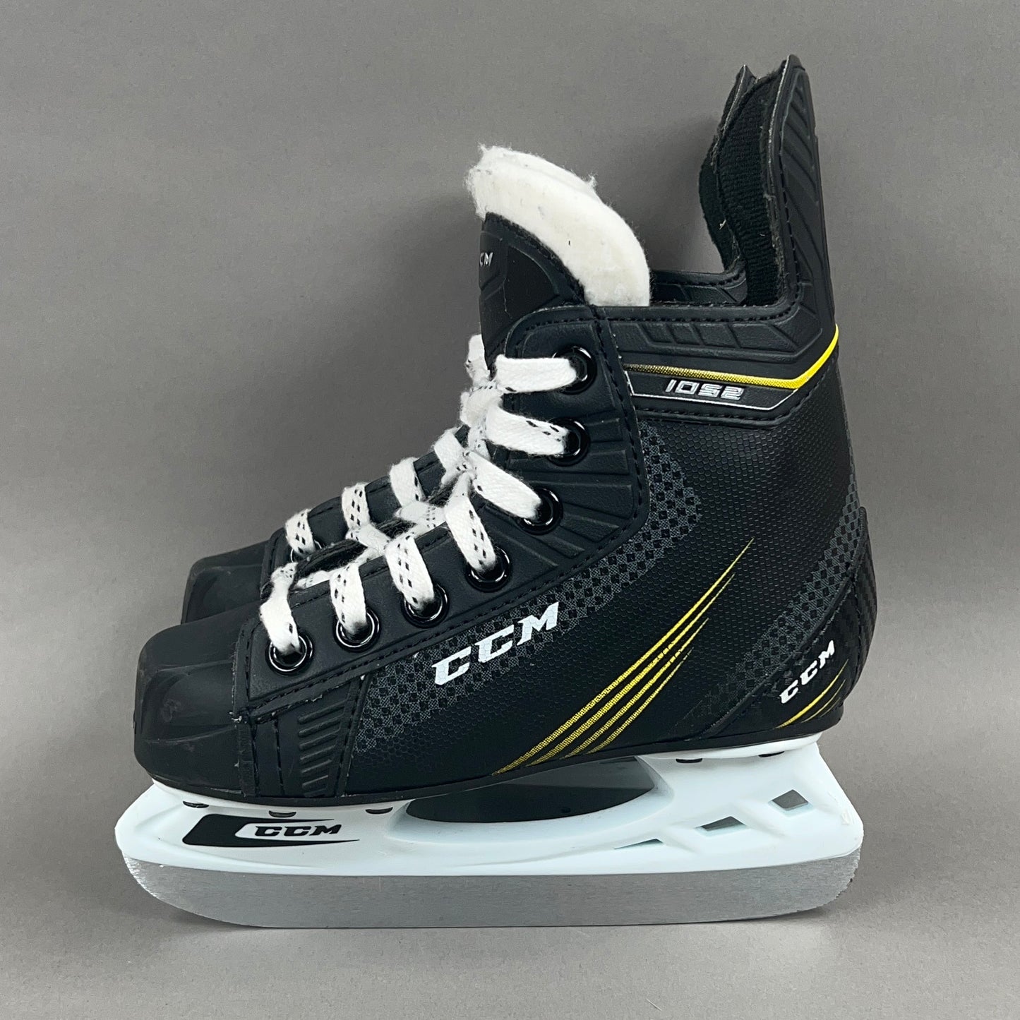 CCM 1052 Size 10Y Youth Hockey Skates