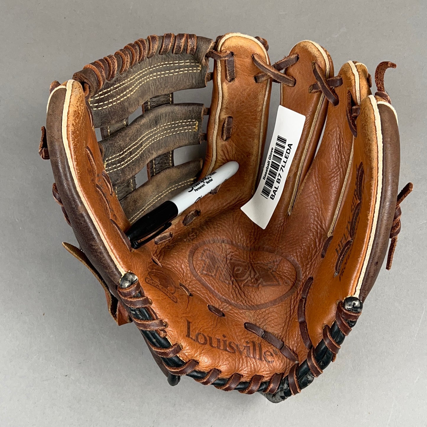Louisville Slugger TPX Helix Series 11.75" Right Hand Thrower Baseball Glove