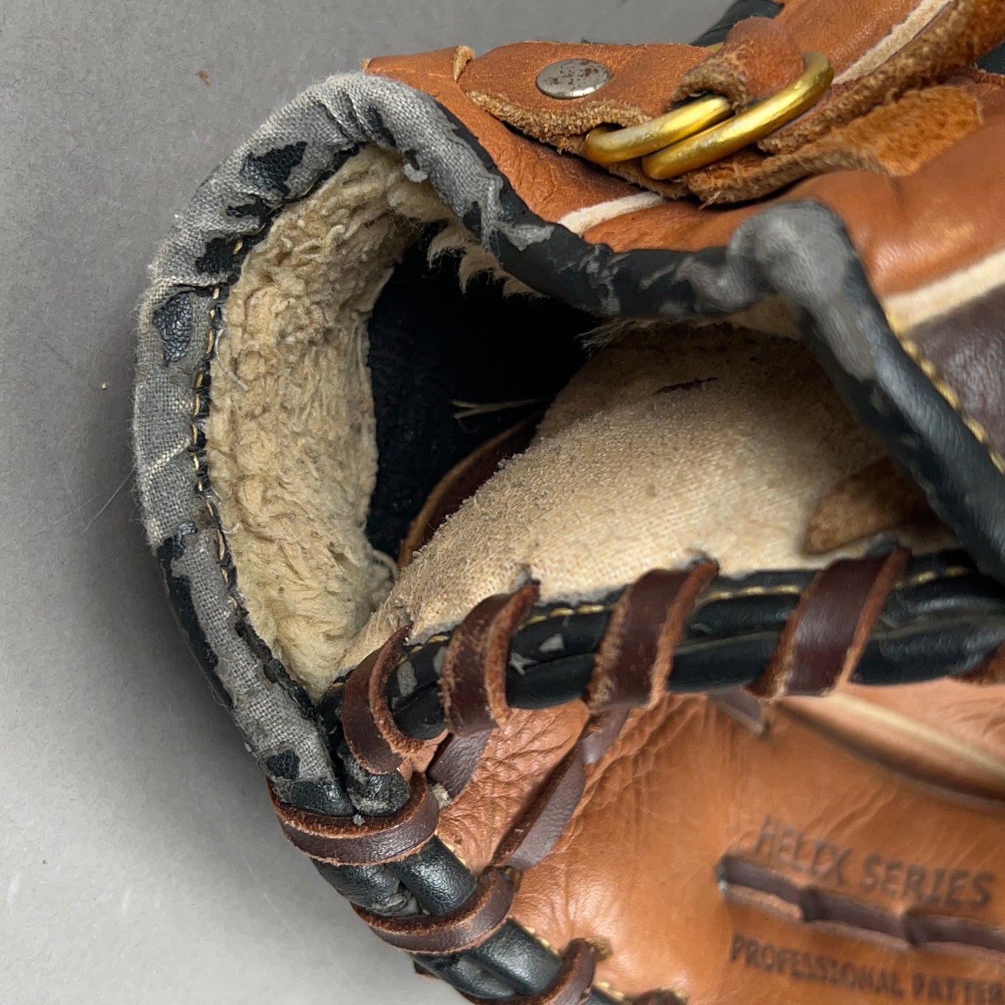 Louisville Slugger TPX Helix Series 11.75" Right Hand Thrower Baseball Glove