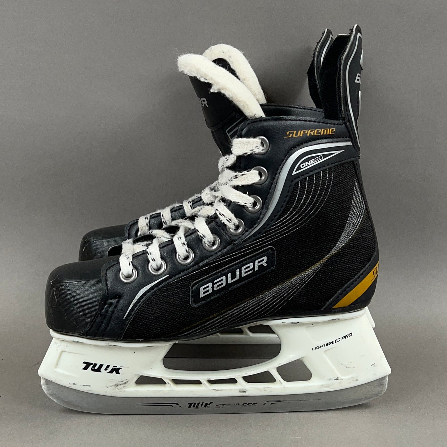 Bauer Supreme One20 Size 2 Junior Hockey Skates