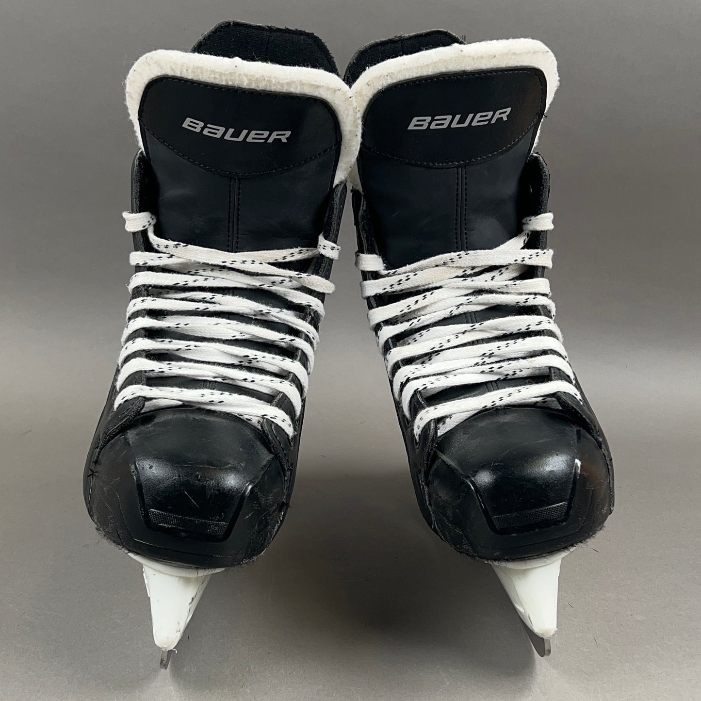 Bauer Supreme 140 Size 9 Senior Hockey Skates