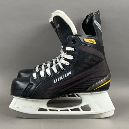 Bauer Supreme 140 Size 9 Senior Hockey Skates