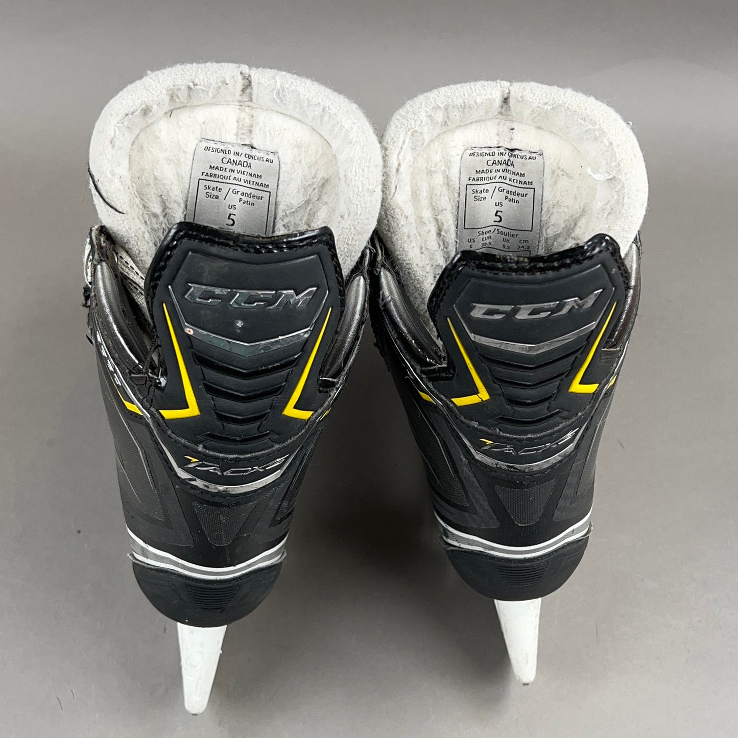 CCM Tacks 9080 Size 5 Intermediate Hockey Skates
