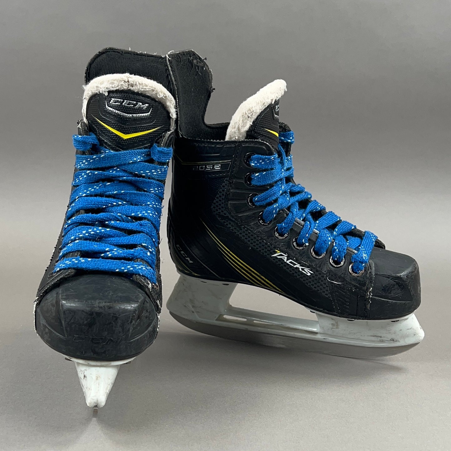 CCM Tacks 2052 Size 13Y Youth Hockey Skates