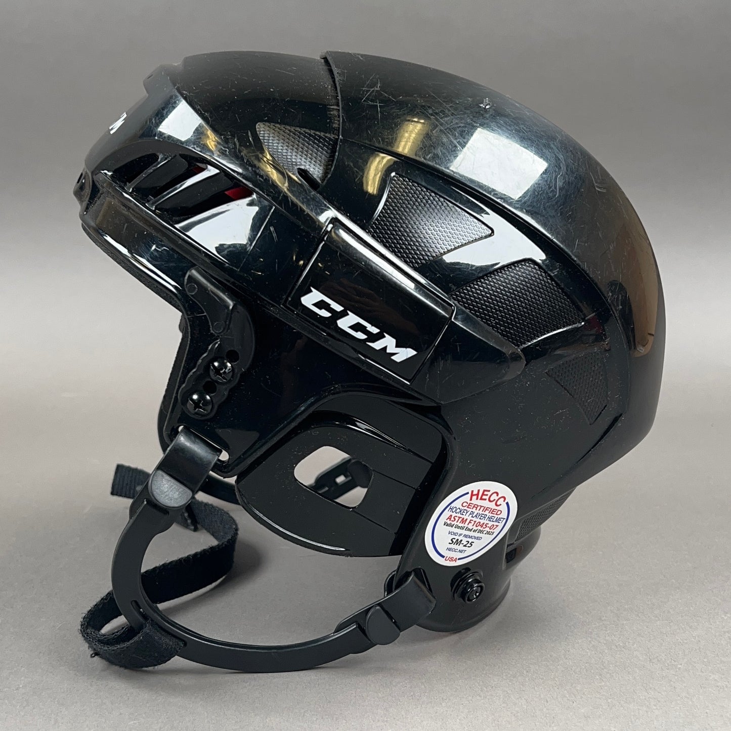 CCM 50 M Medium 6 7/8" to 7 1/4" Junior Hockey Helmet