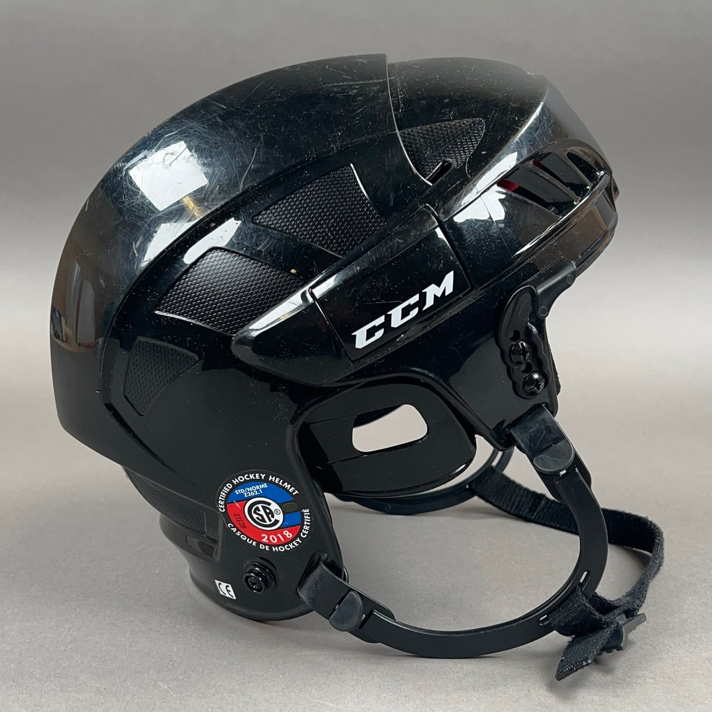 CCM 50 M Medium 6 7/8" to 7 1/4" Junior Hockey Helmet