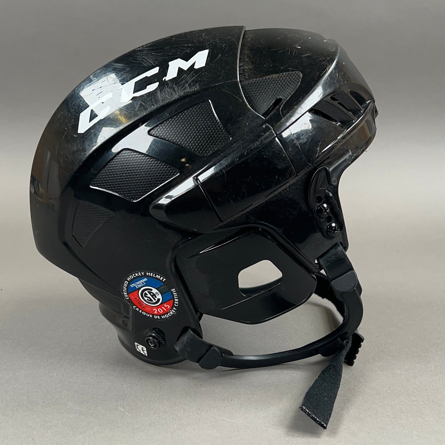 CCM FL40 X-Small 6" to 6 5/8" Junior Hockey Helmet