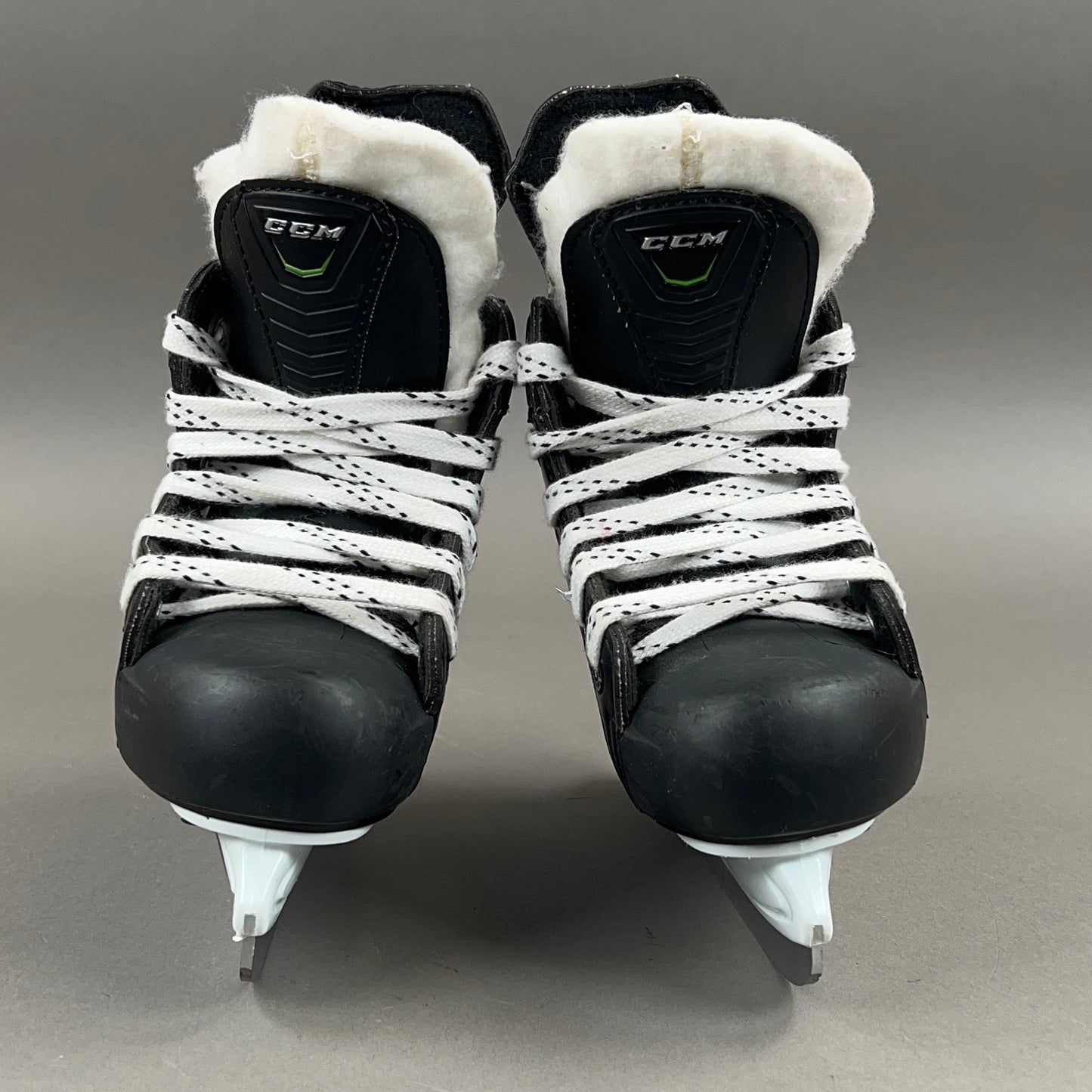 CCM Ribcor 40K Size 7Y Youth Hockey Skates