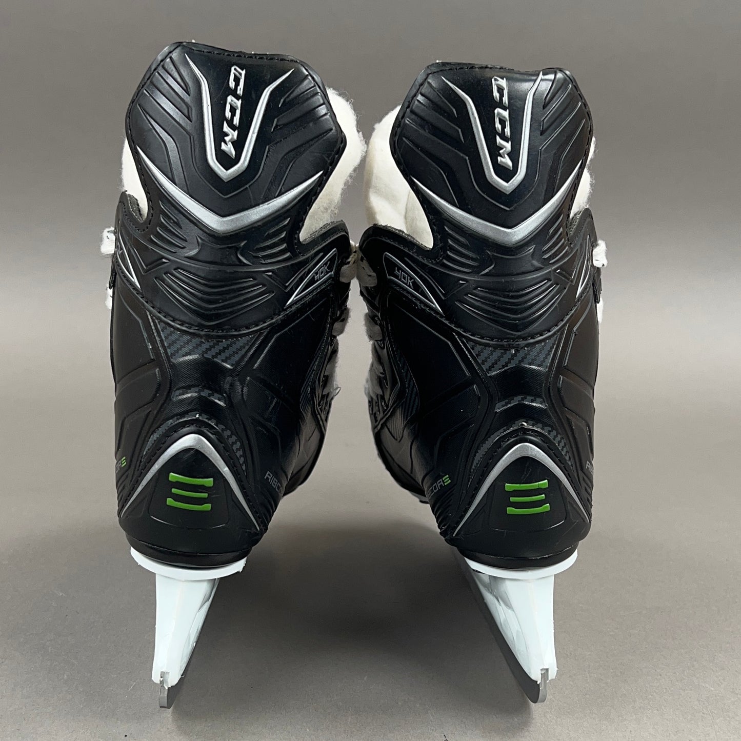 CCM Ribcor 40K Size 7Y Youth Hockey Skates