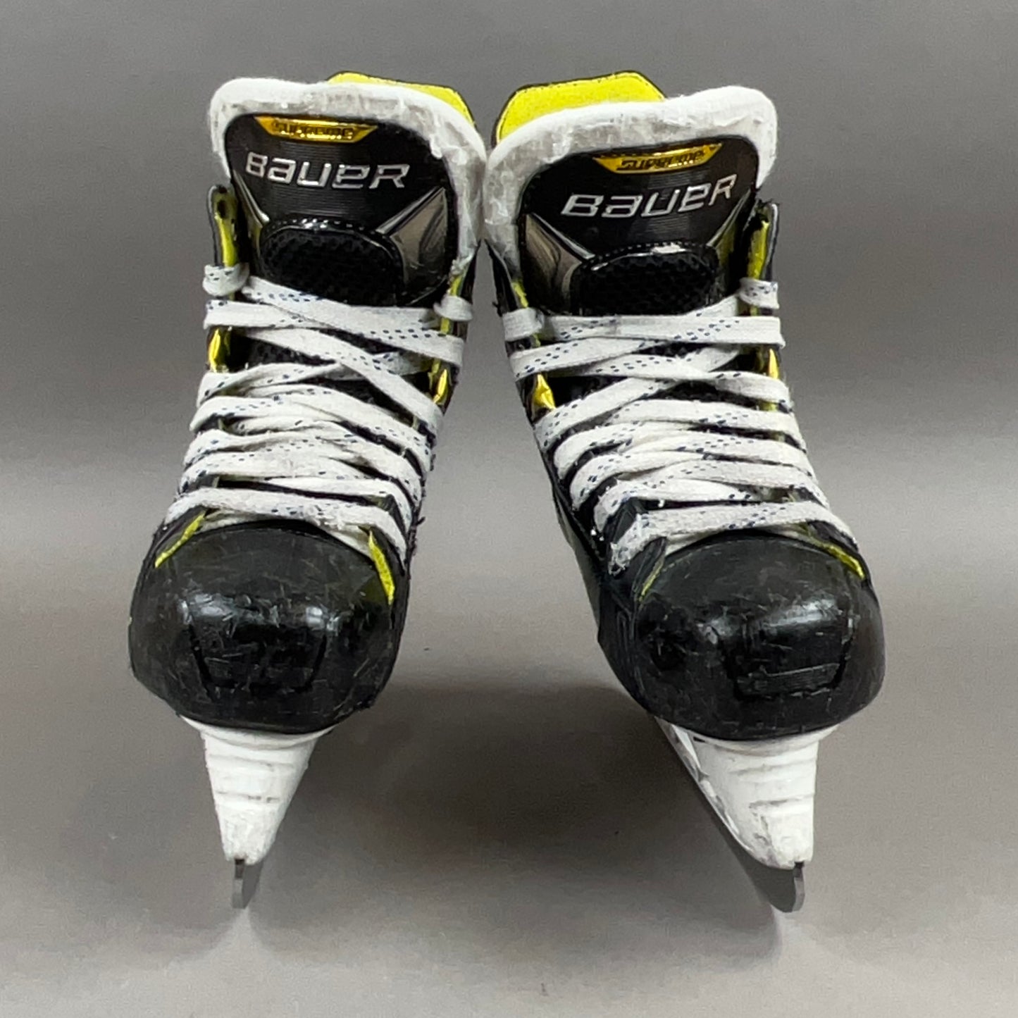 Bauer Supreme 3S Size 2.5 Junior Hockey Skates