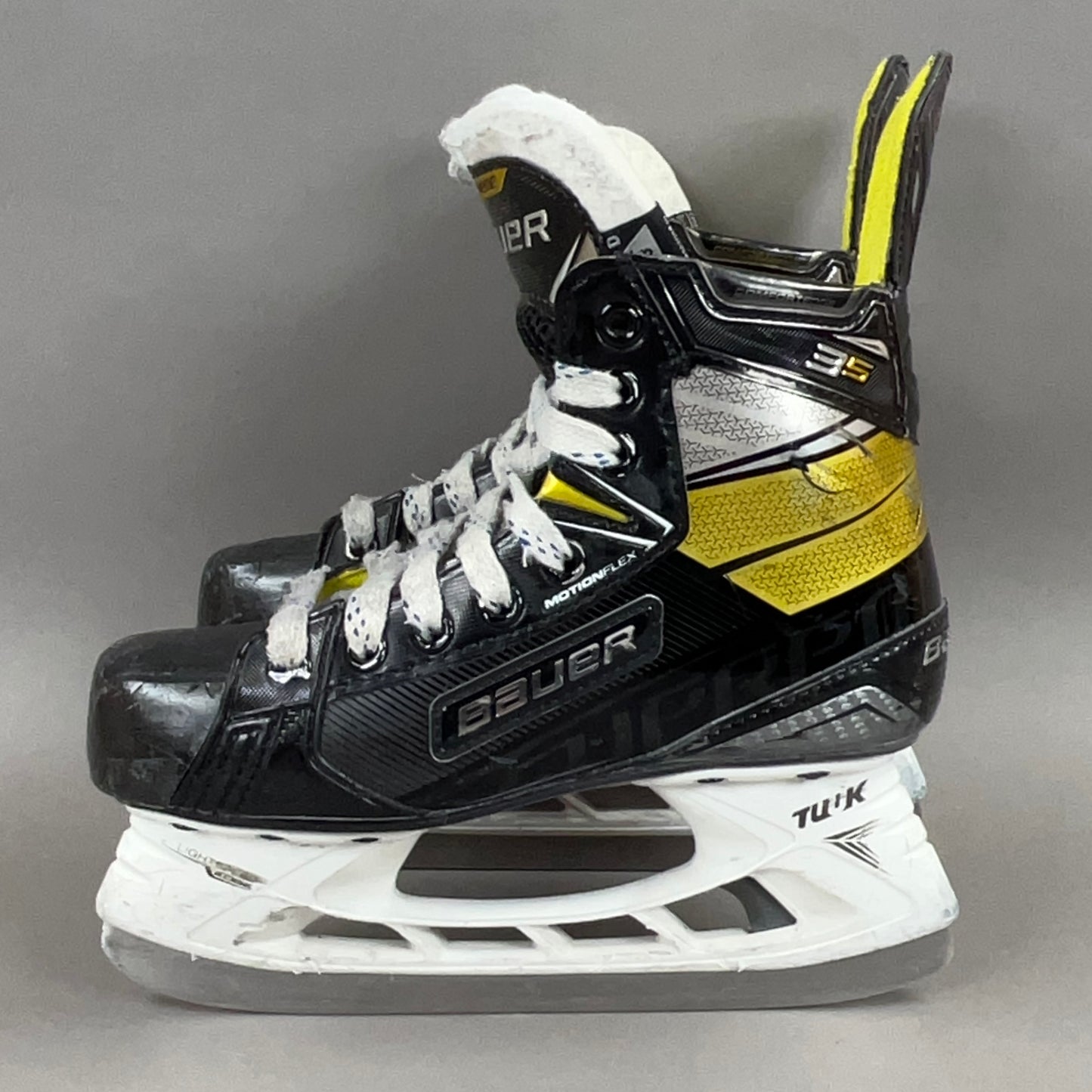 Bauer Supreme 3S Size 2.5 Junior Hockey Skates