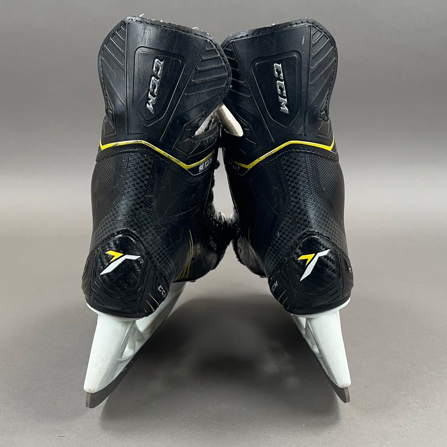CCM Tacks 2052 Size 2 Junior Hockey Skates
