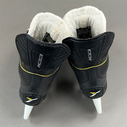 CCM Tacks 2052 Size 2 Junior Hockey Skates