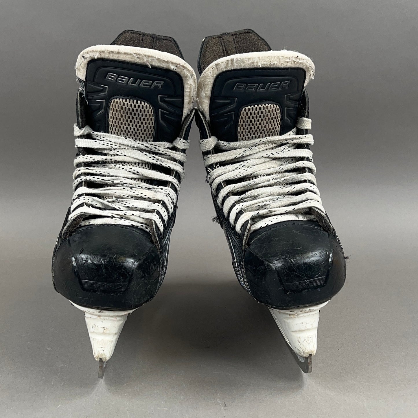 Bauer Supreme S180 Size 4 Intermediate Hockey Skates