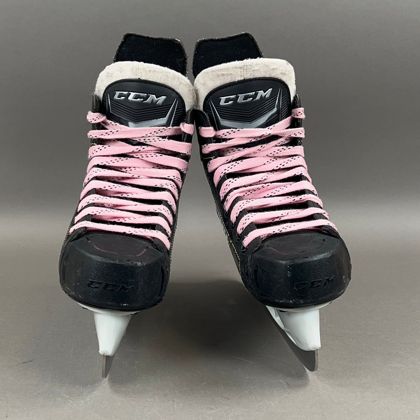 CCM Tacks 9050 Size 5.5 Intermediate Hockey Skates