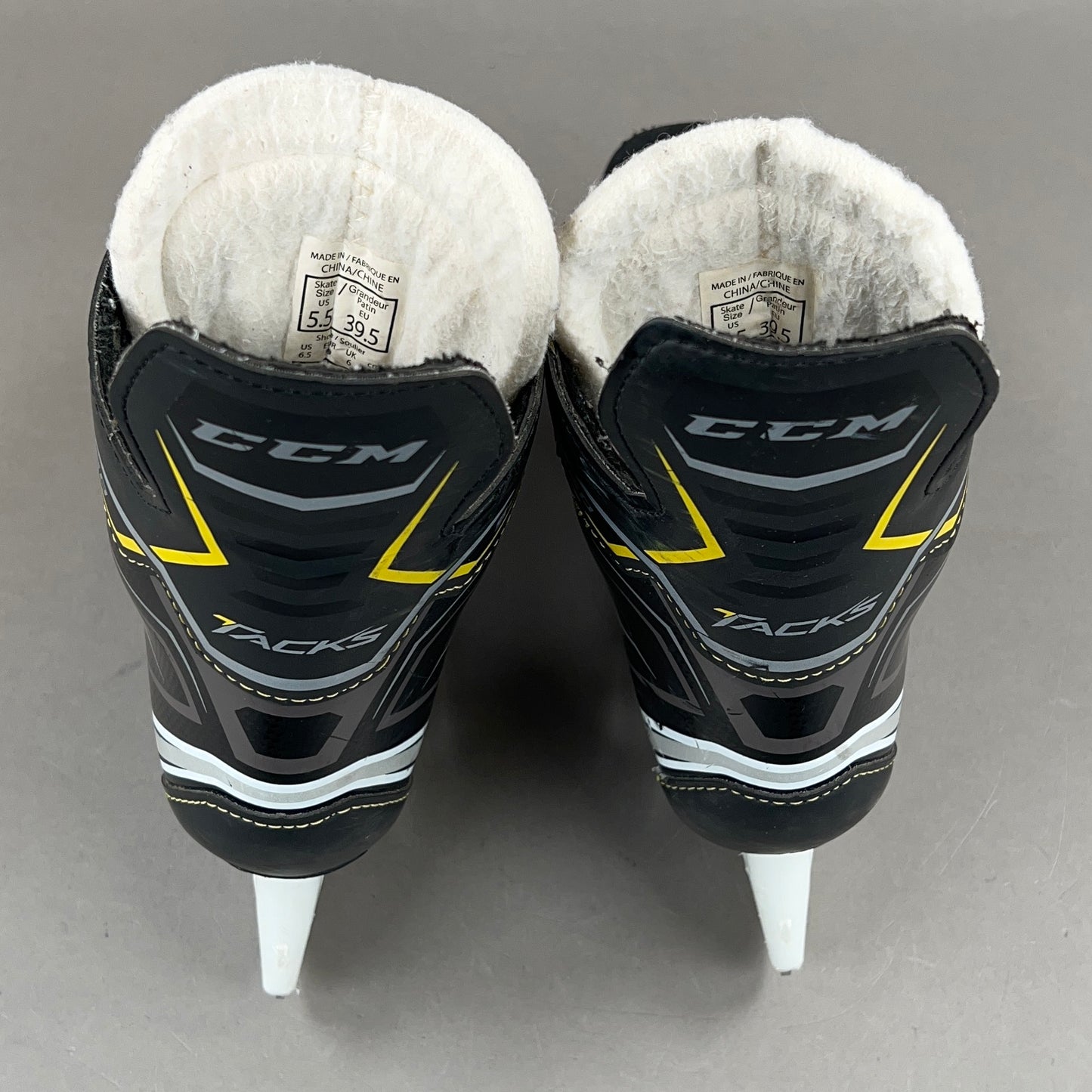 CCM Tacks 9050 Size 5.5 Intermediate Hockey Skates