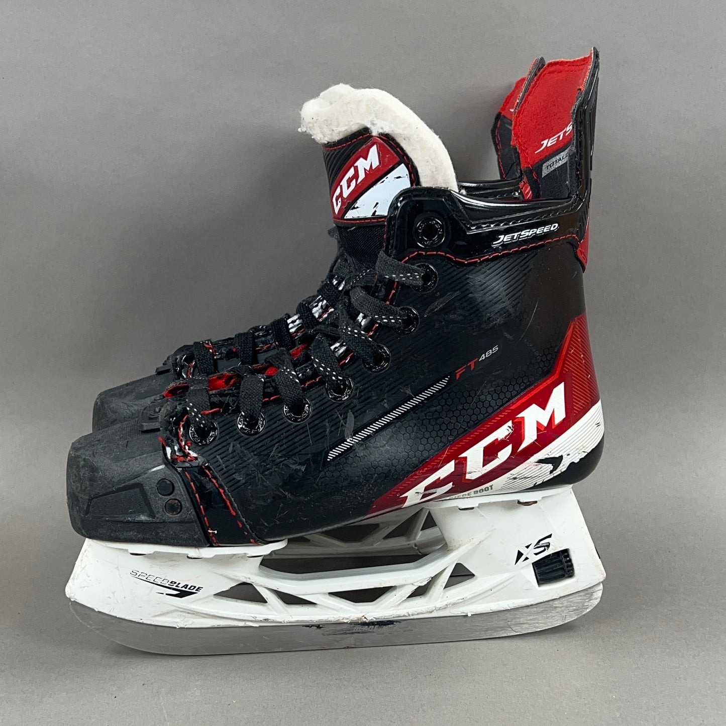 CCM Jetspeed FT485 Size 2.5 Junior Hockey Skates