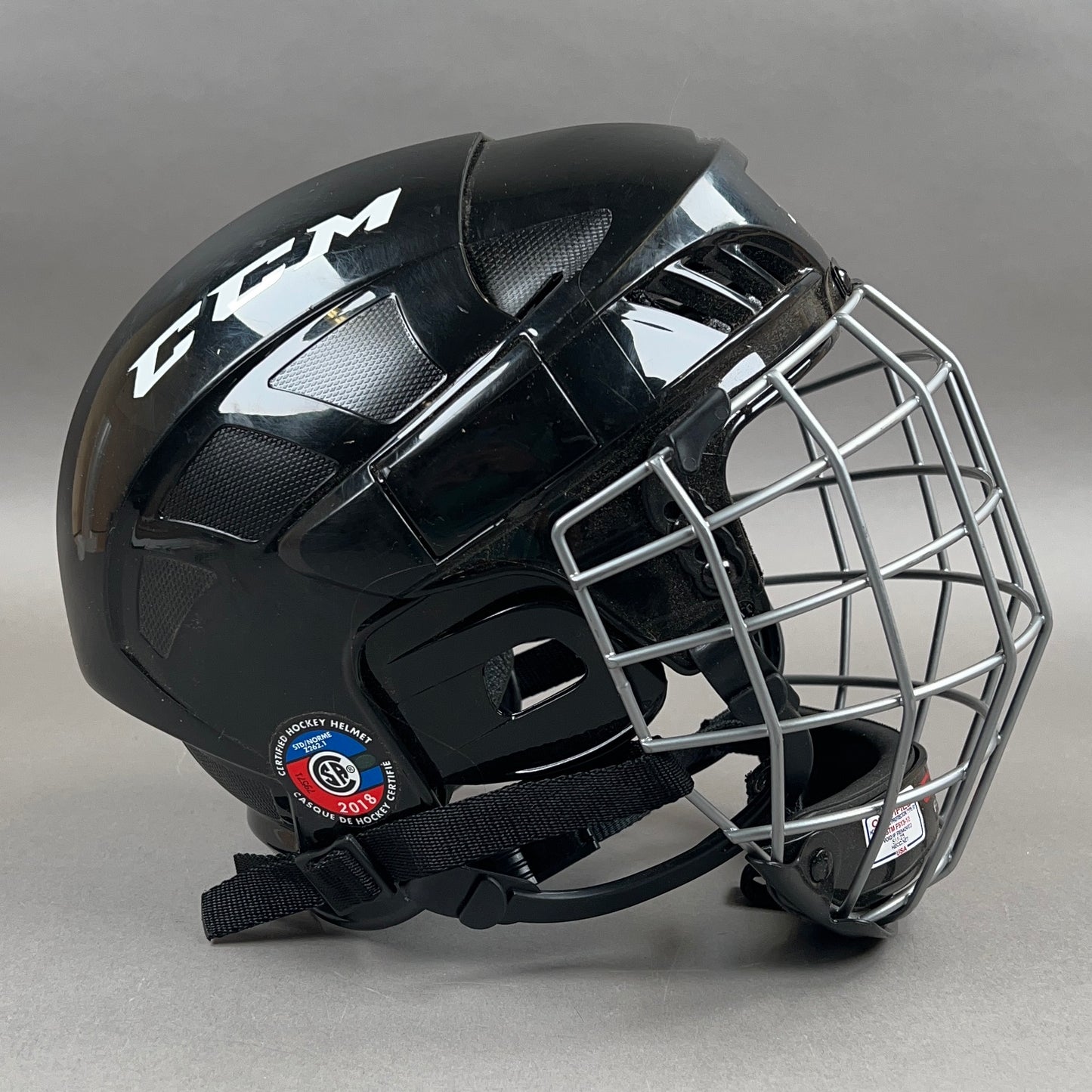 CCM FL40 M Medium 6 7/8" to 7 3/8" Junior Hockey Helmet