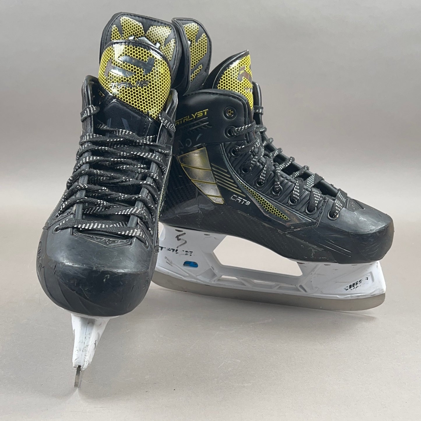 True Catalyst Cat 9 Size 5 Intermediate Hockey Skates