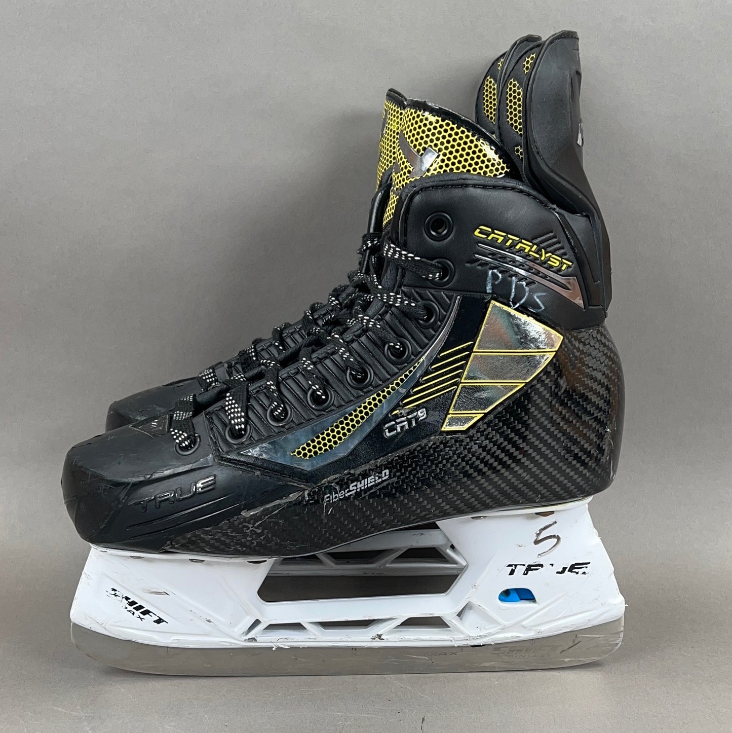 True Catalyst Cat 9 Size 5 Intermediate Hockey Skates