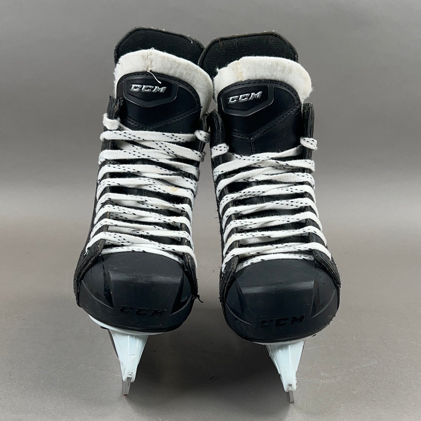 CCM 1052 Size 3 Junior Hockey Skates