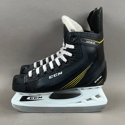 CCM 1052 Size 3 Junior Hockey Skates