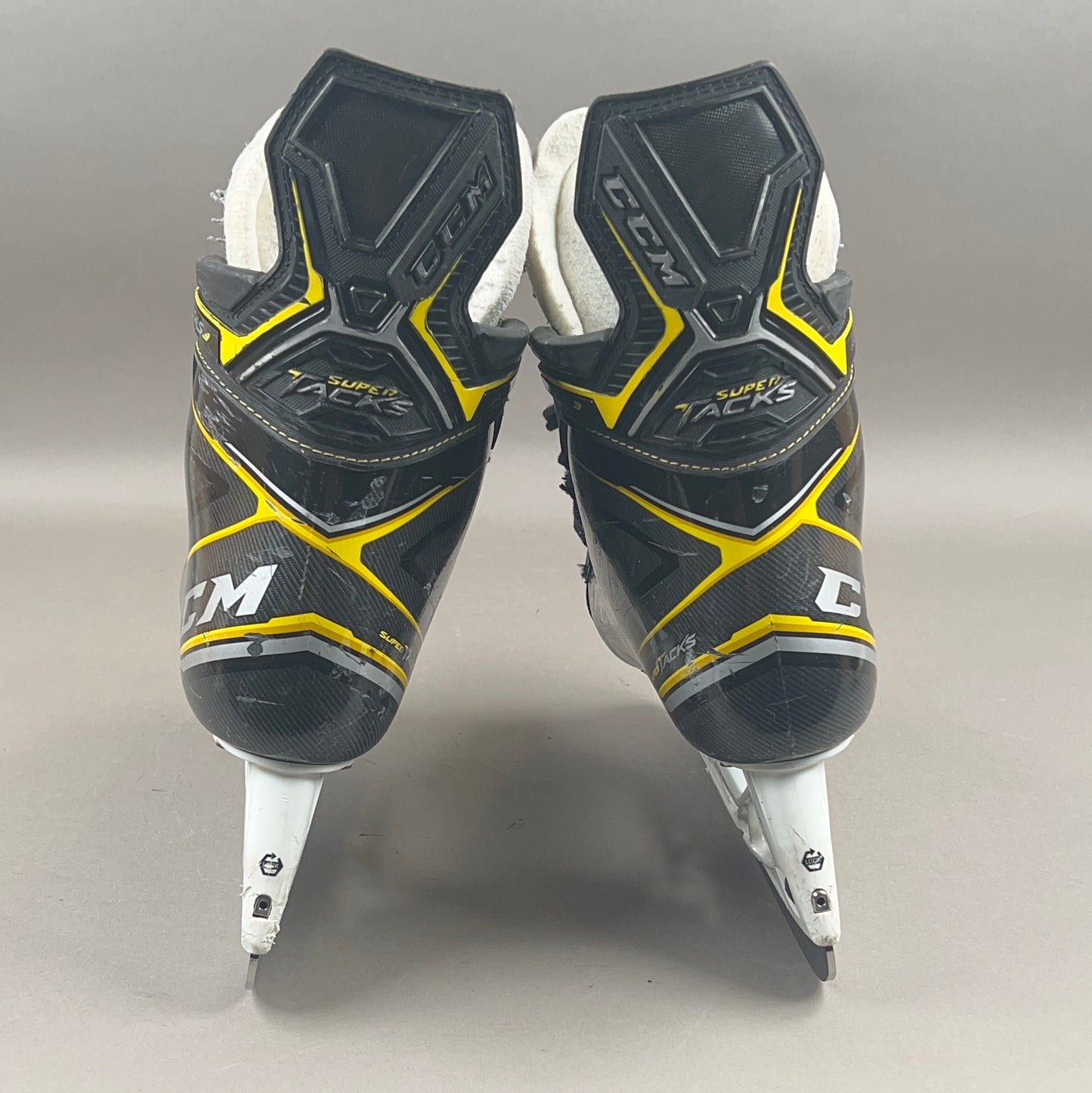 CCM Super Tacks AS2 Size 8 Senior Hockey Skates
