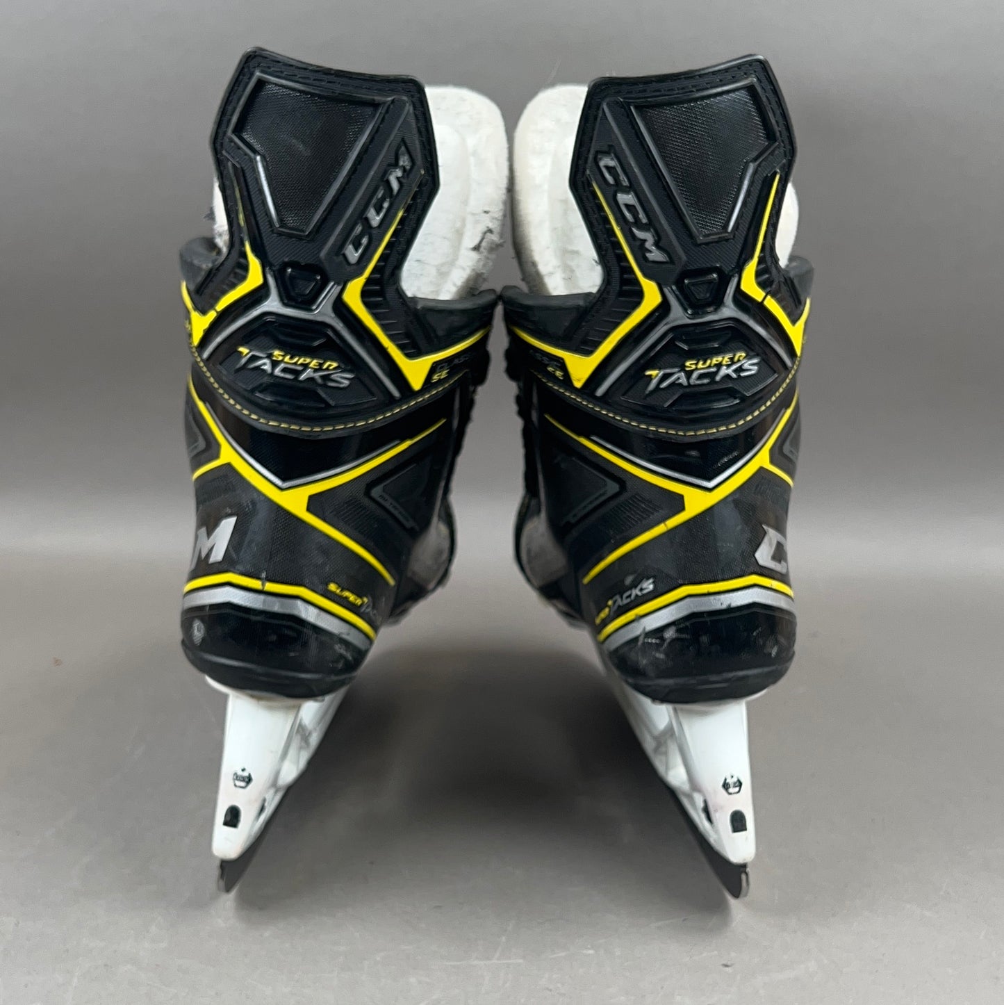 CCM Super Tacks Classic SE Size 6.5 Intermediate Hockey Skates
