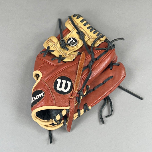 Wilson A550 11" Right Hand Thrower Baseball Glove