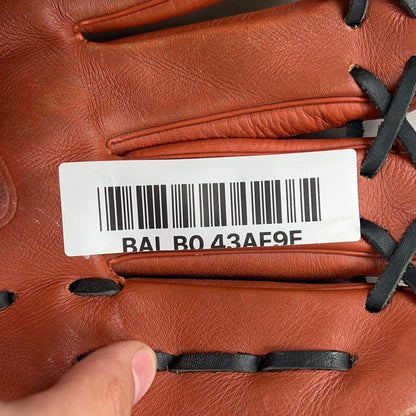 Wilson A550 11" Right Hand Thrower Baseball Glove