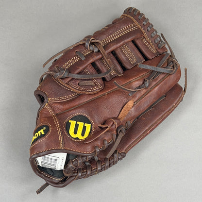 Wilson A800 12.5" Right Hand Thrower Baseball Glove