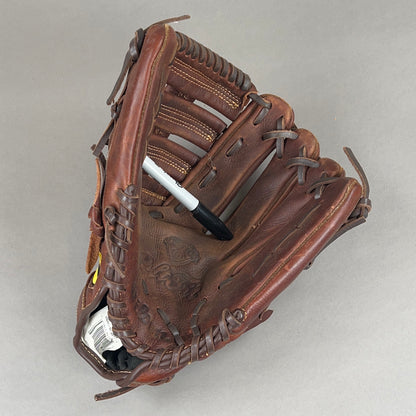 Wilson A800 12.5" Right Hand Thrower Baseball Glove