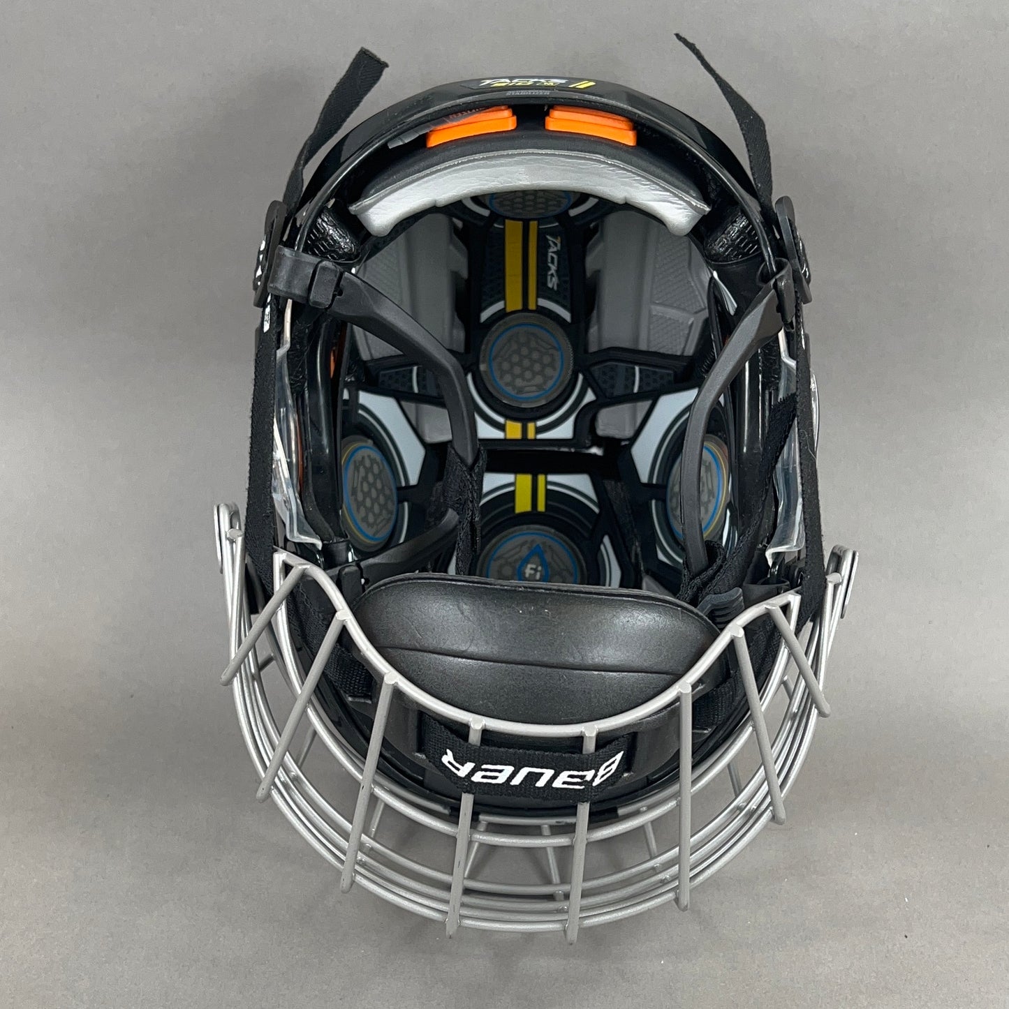 CCM Tacks 910 M Medium 7" to 7 1/2" Senior Hockey Helmet